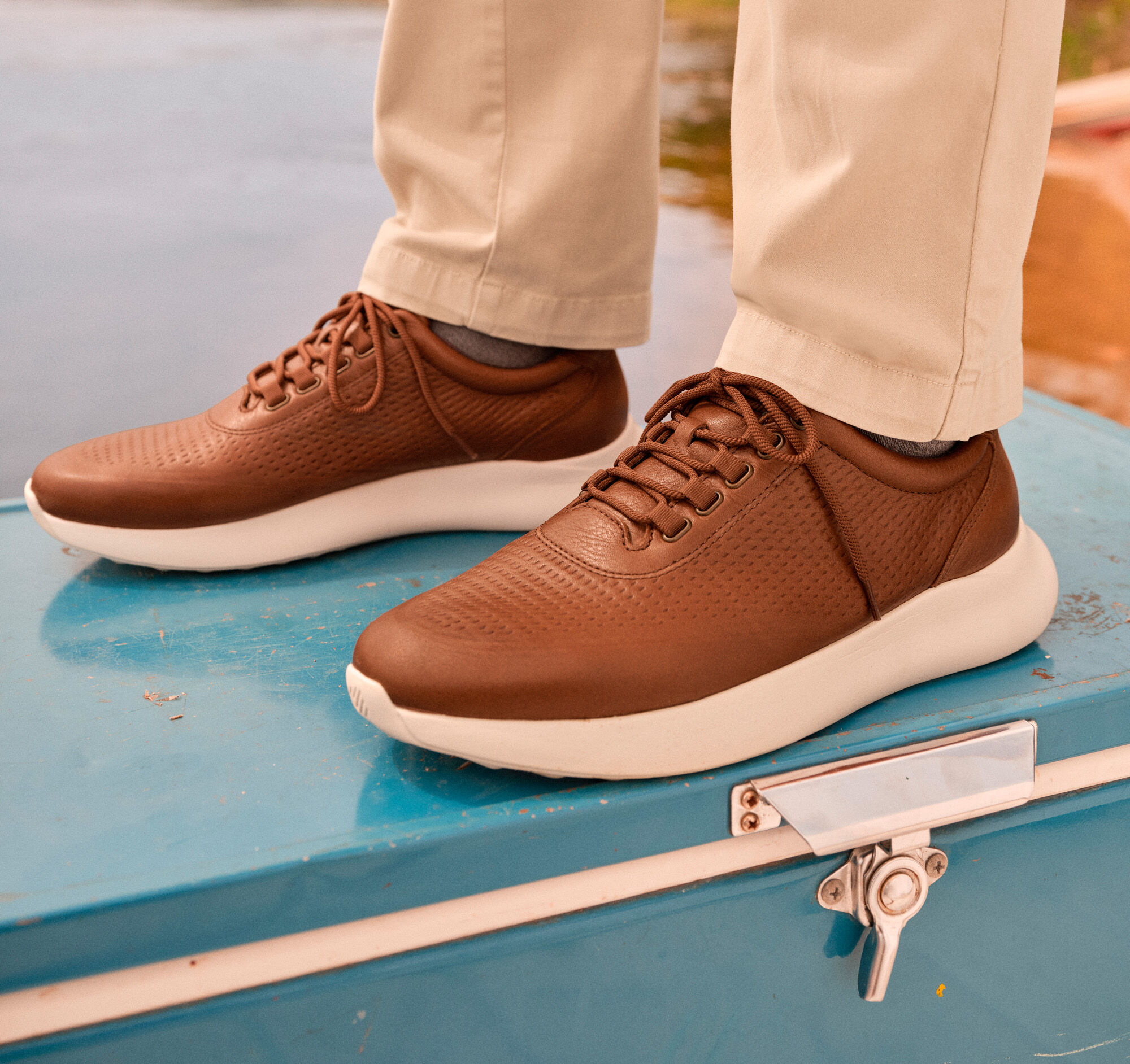 Men's Amherst 2.0 Embossed U-Throat in Tan Full Grain | Johnston