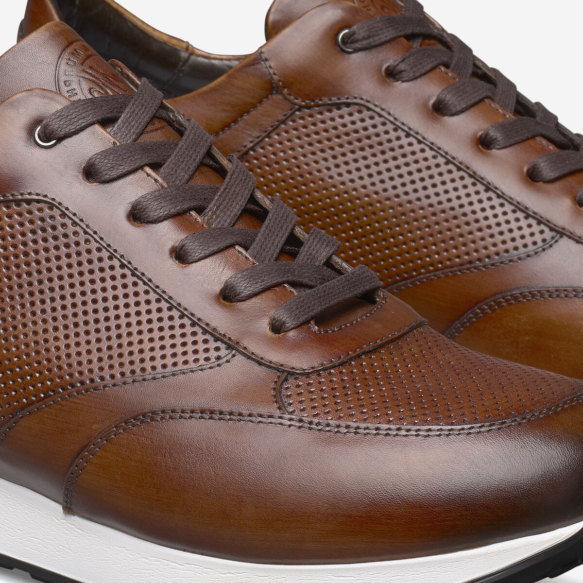 Briggs Jogger image number null