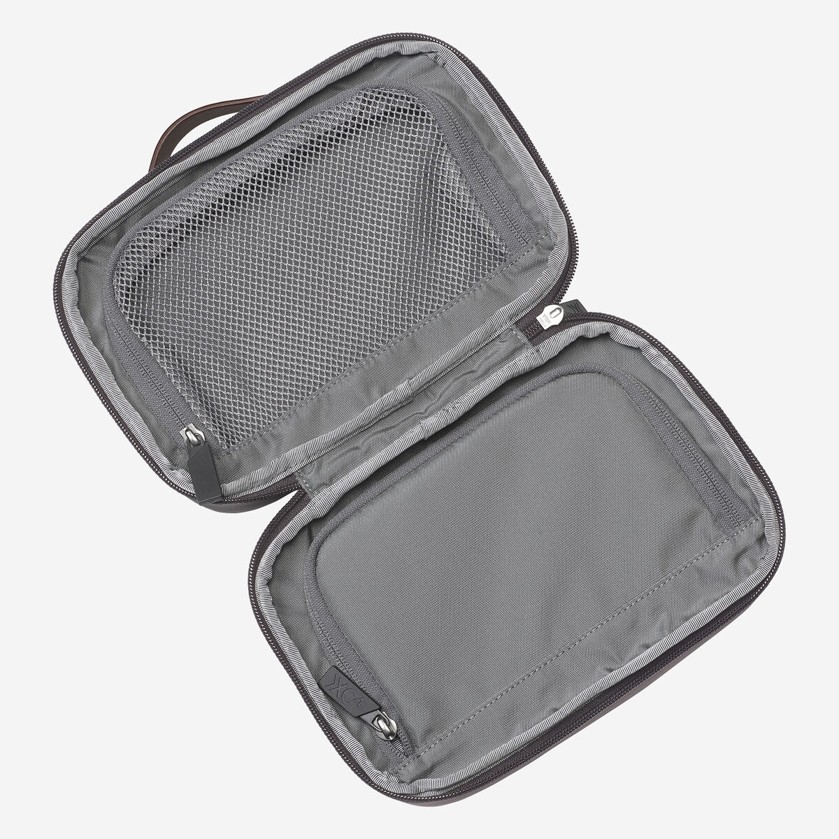 XC4 Toiletry Kit image number null