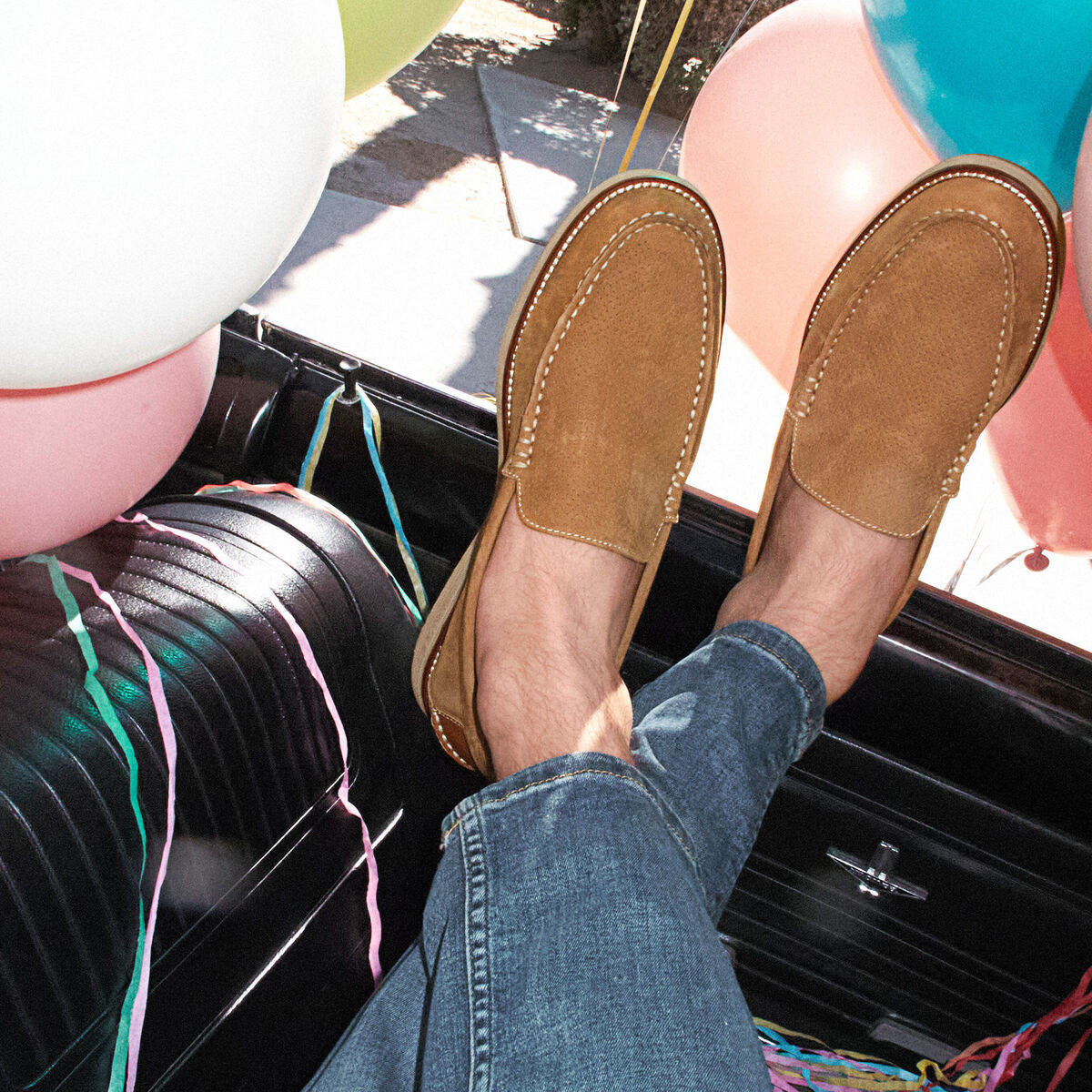 Upton Perfed Venetian Loafer image number null