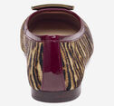 Claire Ornamental Flat image number null