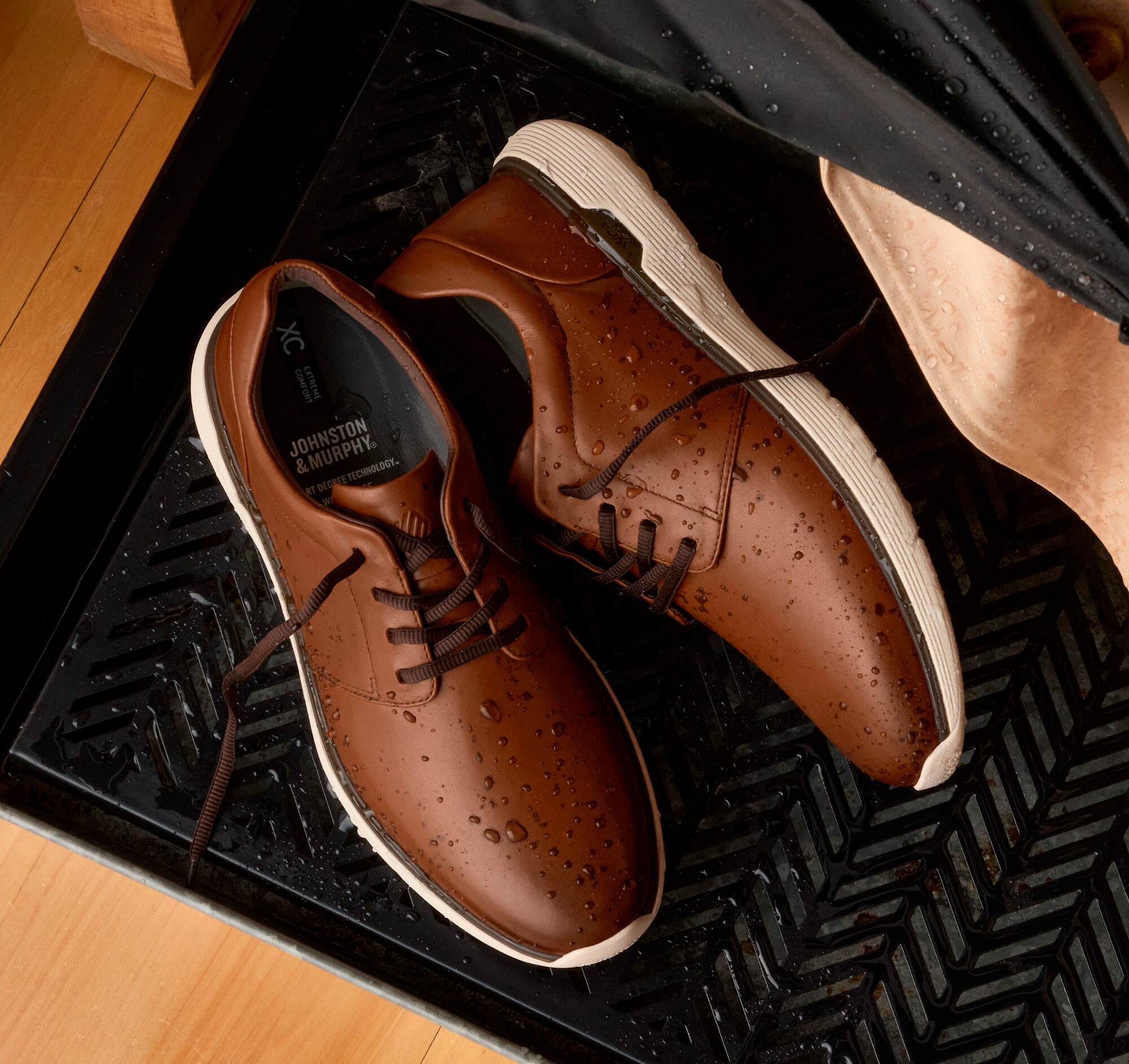 小物 Johnstons Men's XC4® Prentiss 2 Plain Toe in Black Waterproof Full Grain