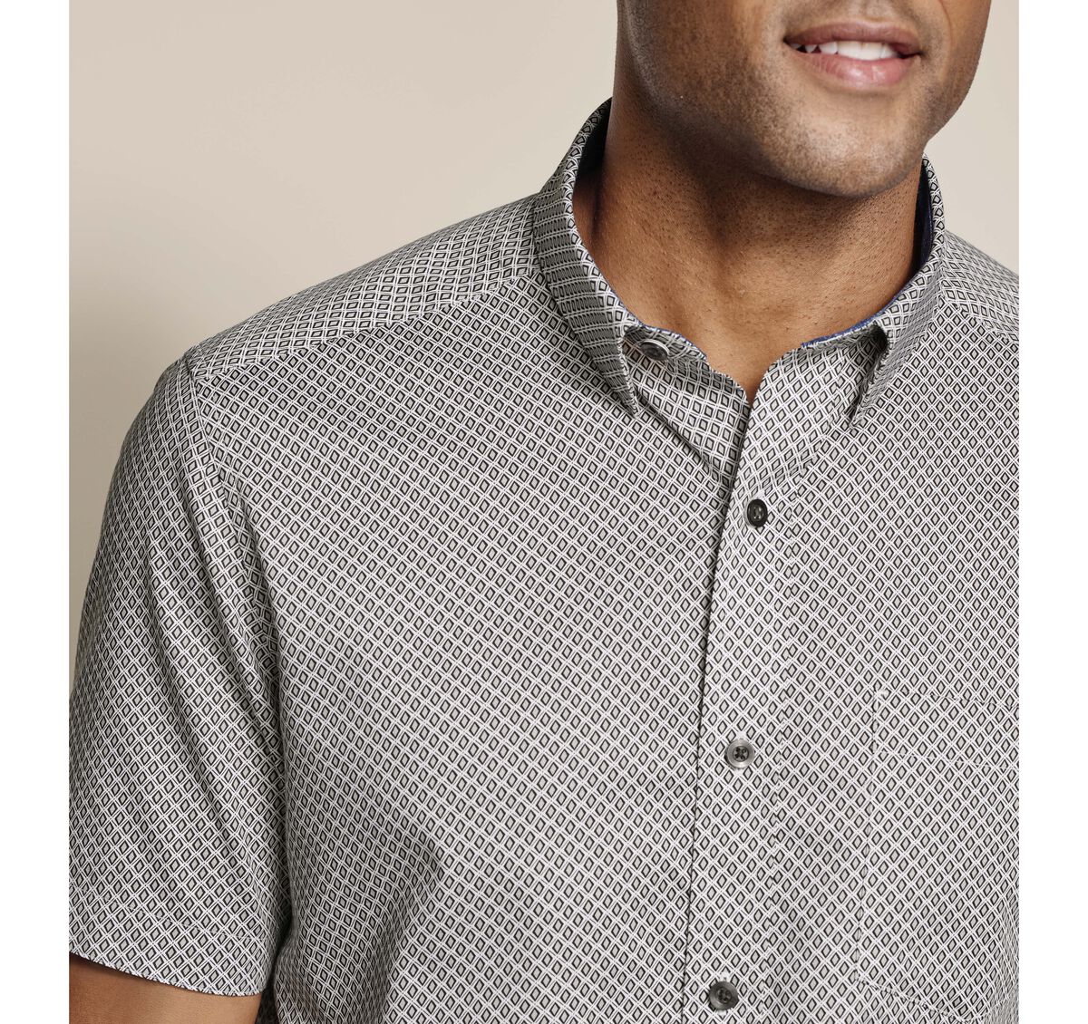 Logan Printed Short-Sleeve Shirt image number null