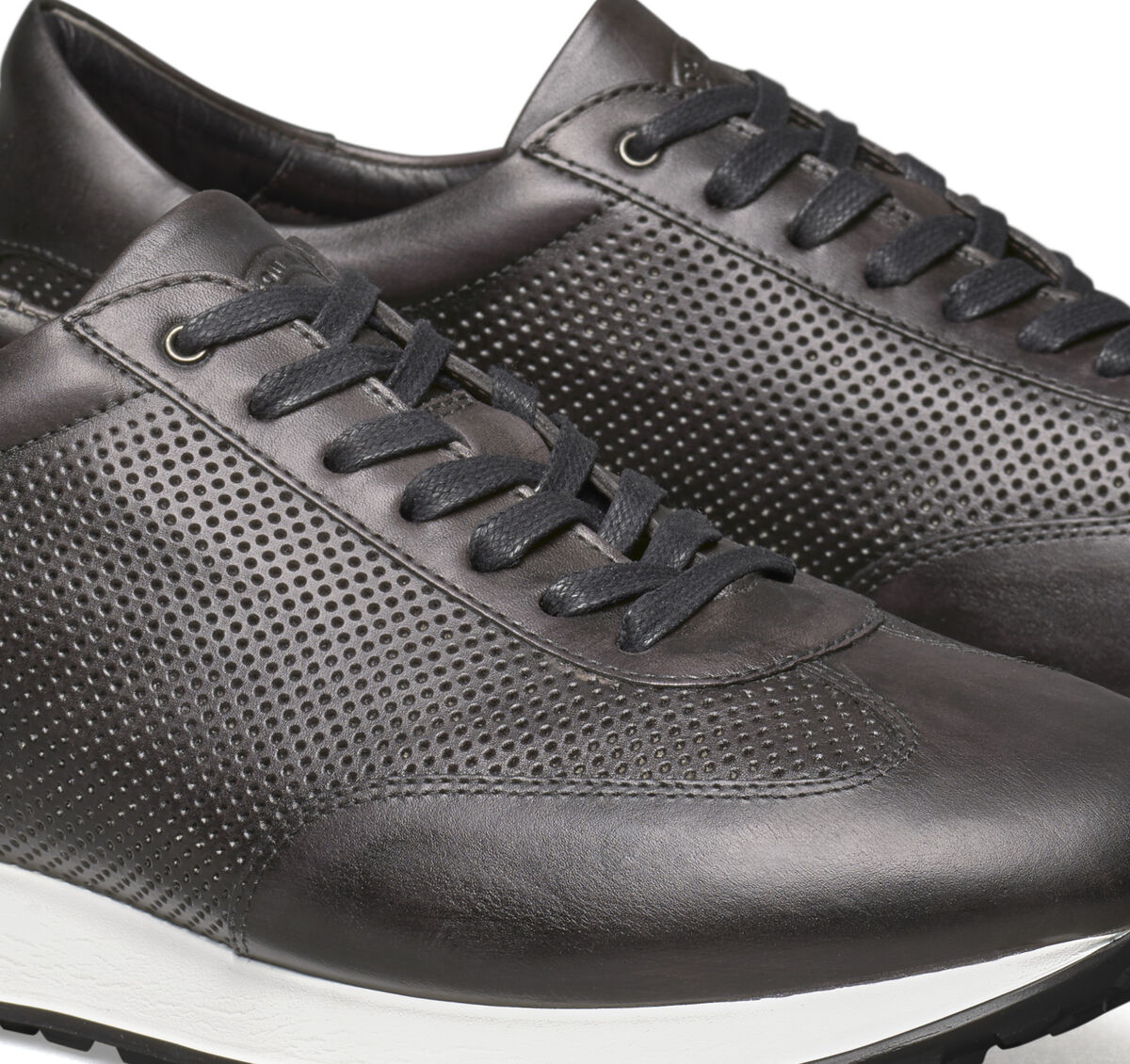 Briggs Perfed U-Throat image number null