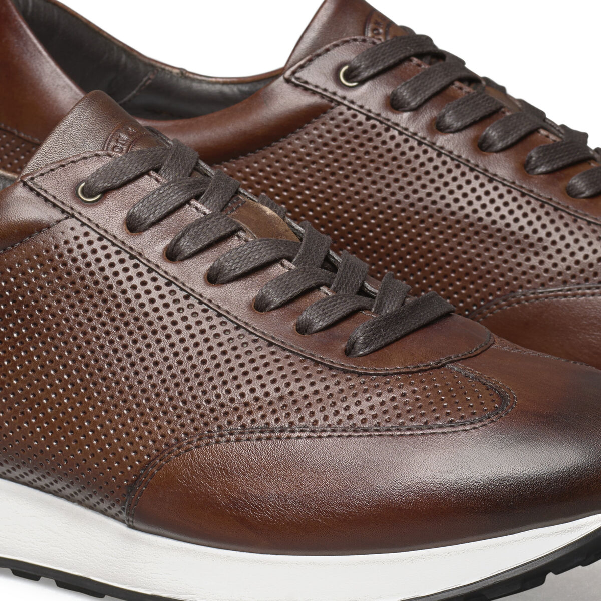 Briggs Perfed U-Throat image number null