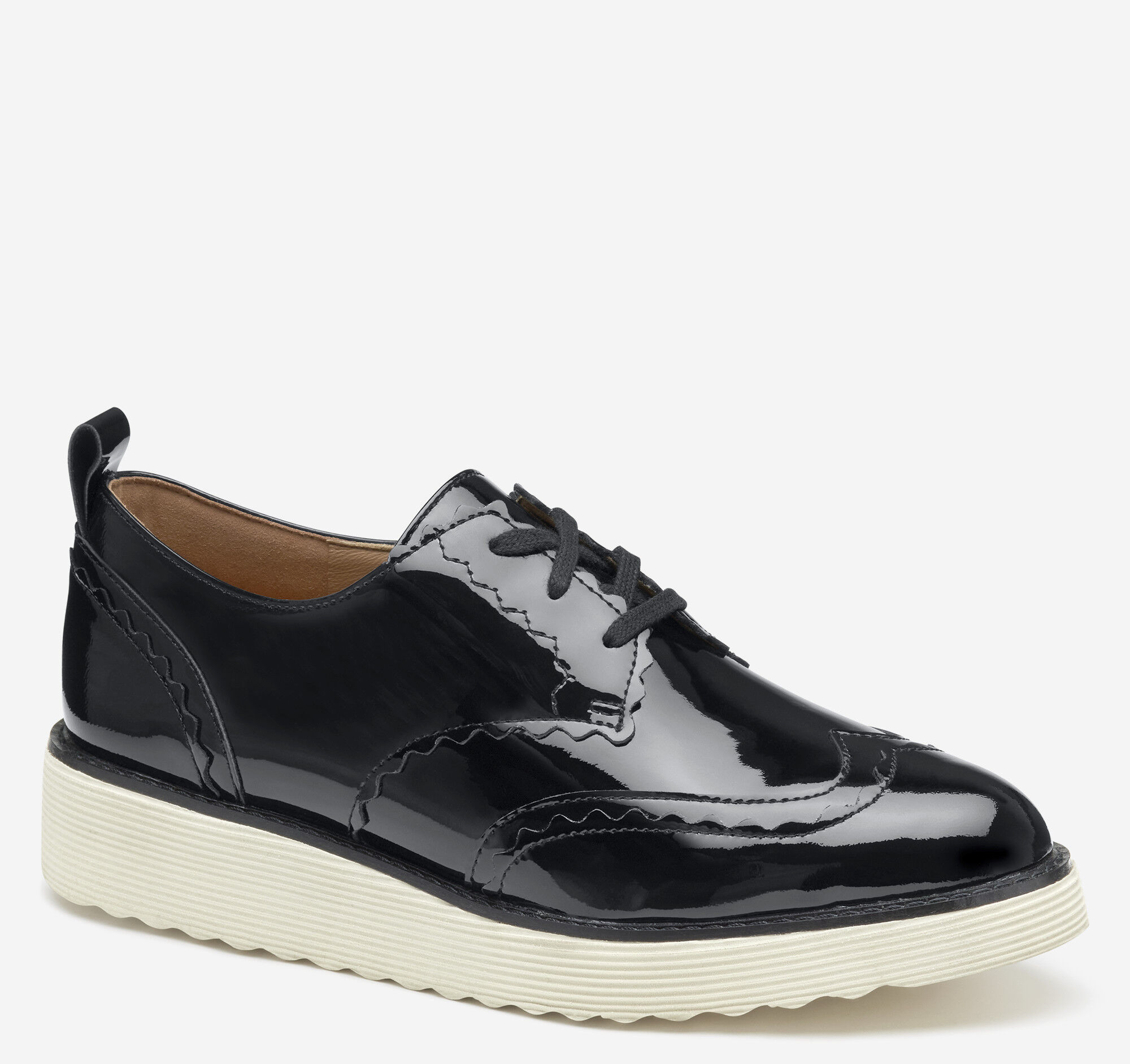 マイケル 様 Women's Mitzi Scalloped Wingtip in Black Patent Leather | Johnston