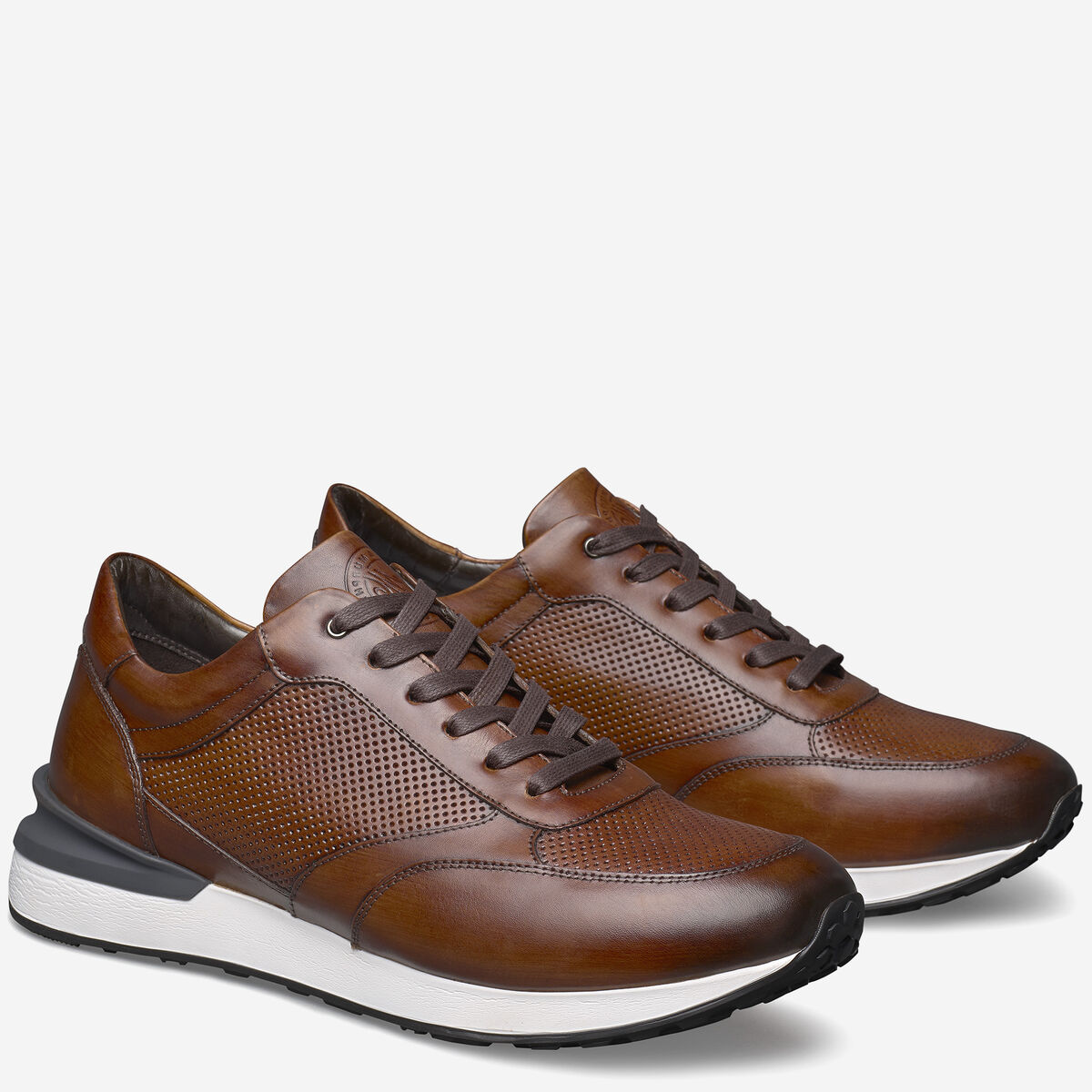 Briggs Jogger image number null