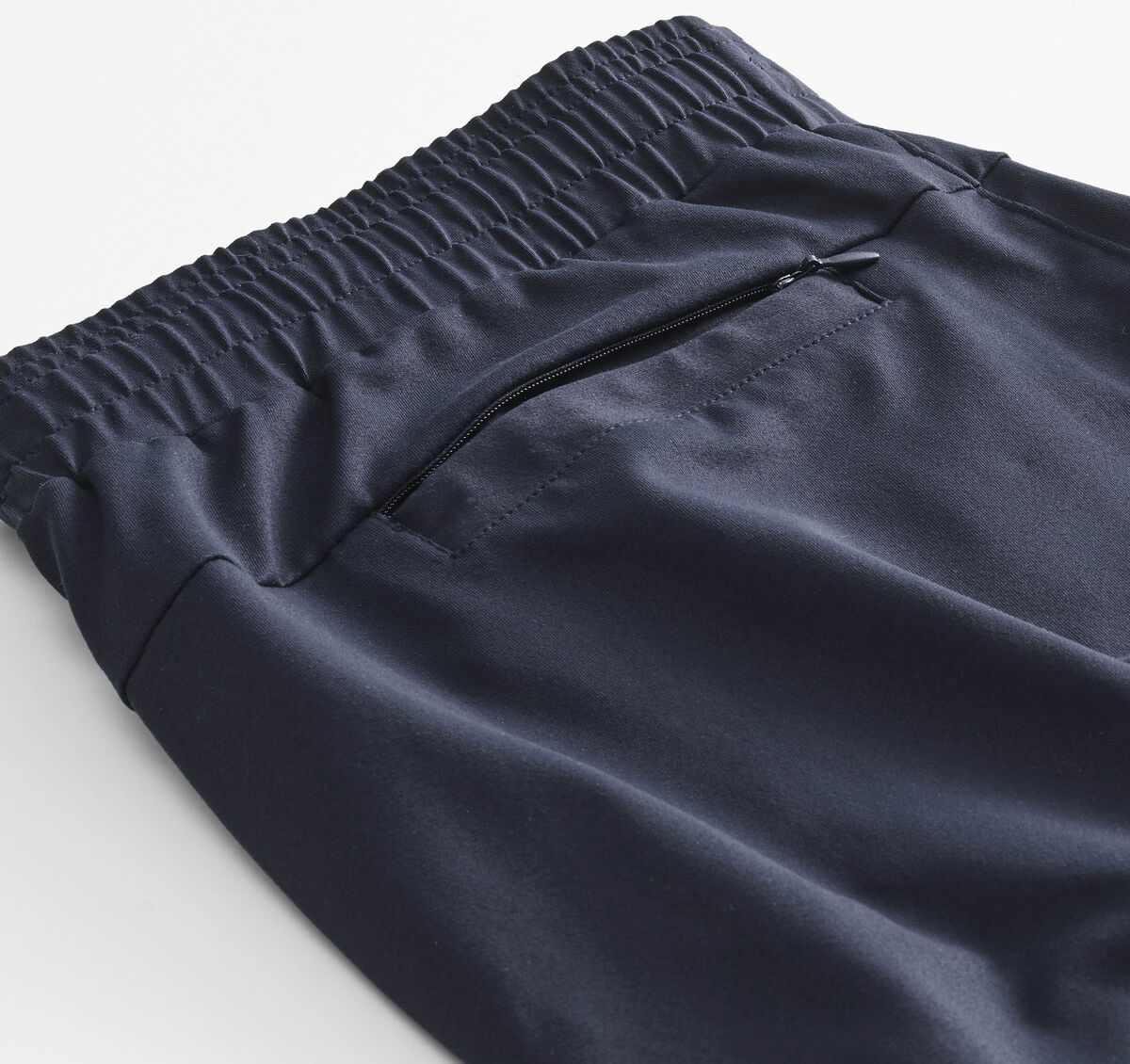 Essential Shorts image number null