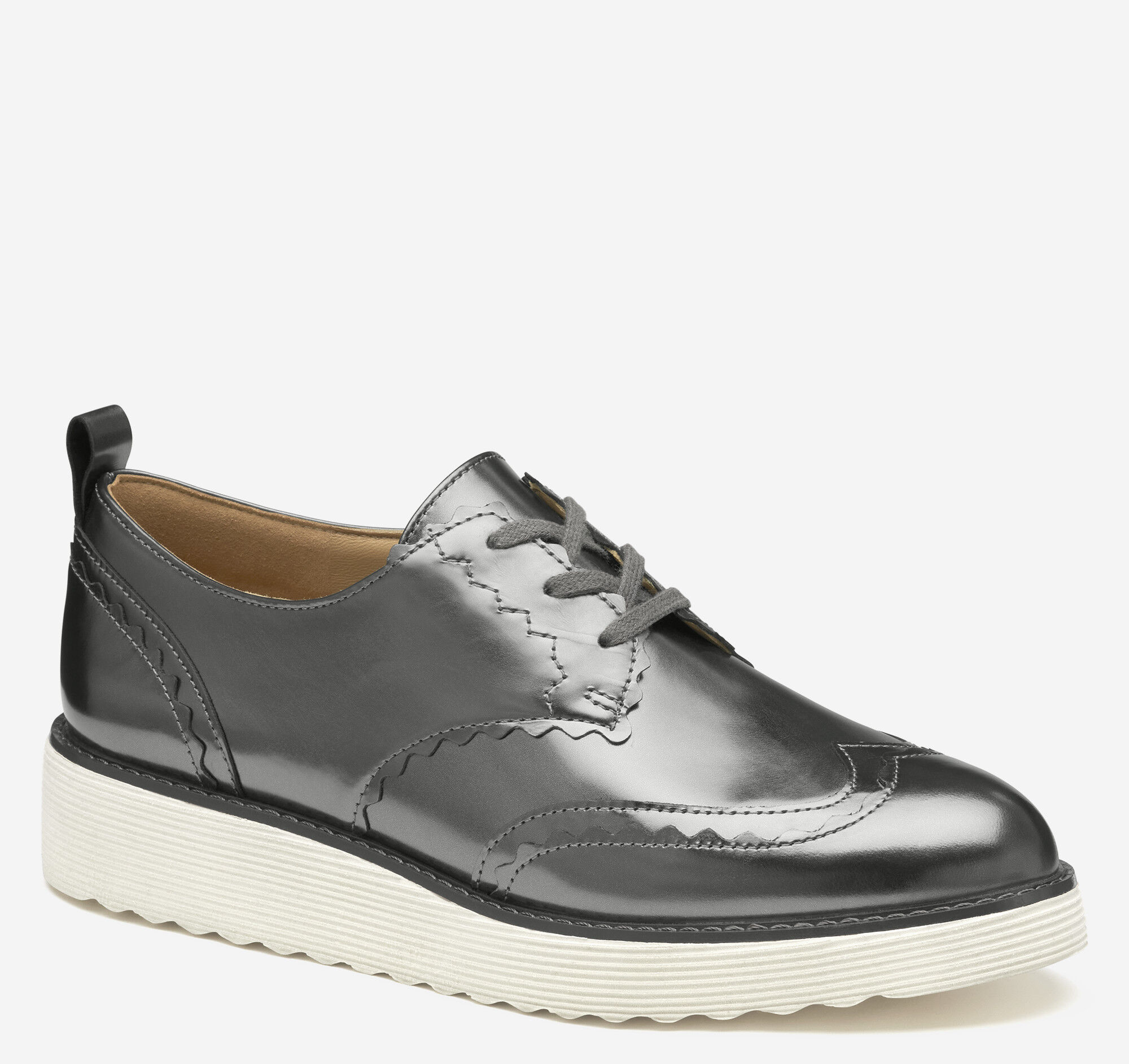 (取寄) ジョンストン&マーフィー レディース ミッツィ パーフェド ヴェニーシャン Johnston & Murphy women Mitzi Perfed Venetian Pewter Women's Mitzi Scalloped Wingtip in Pewter Metallic Italian