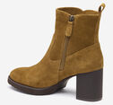Izzie Bootie image number null