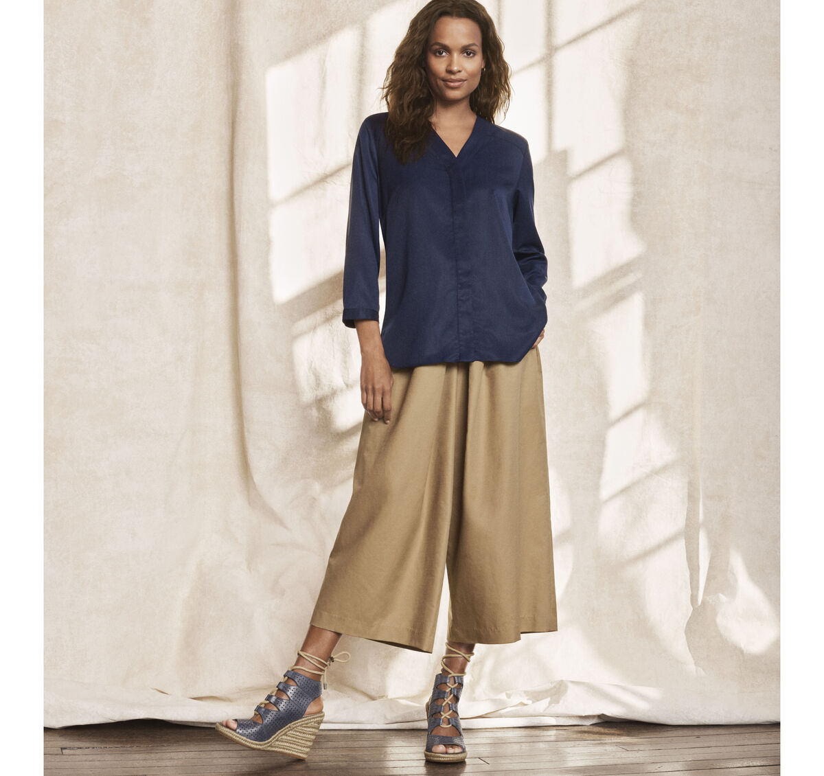 Mandy Perfed Ghillie Wedge image number null