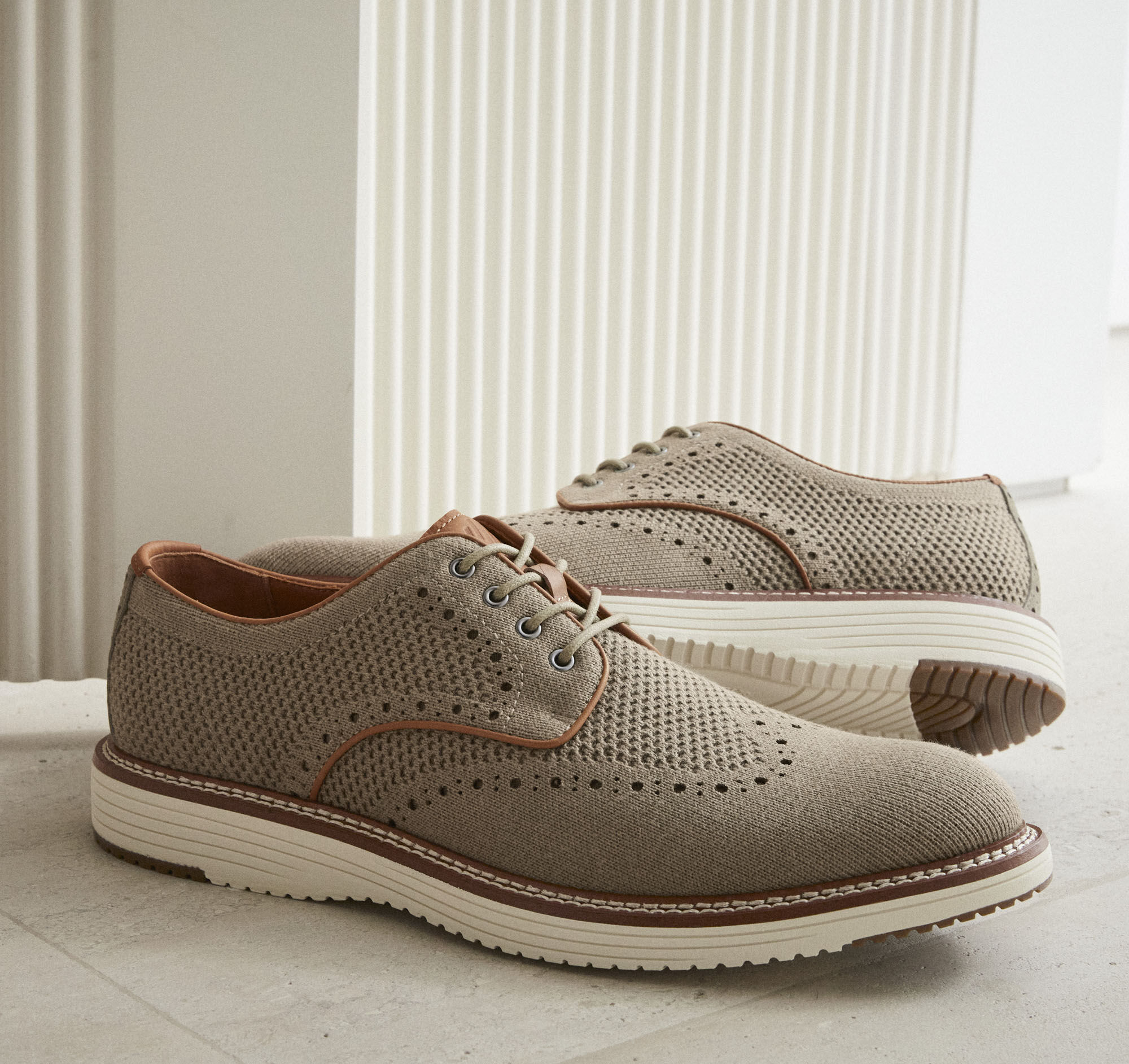 (取寄) ジョンストン&マーフィー メンズ アップトン ニット ウィングチップ Johnston & Murphy men Johnston & Murphy Upton Knit Wingtip Brown Heathered Knit Men's Upton Knit Wingtip in Taupe Heathered Knit | Johnston & Murphy