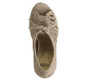 Maddie Wedge image number null